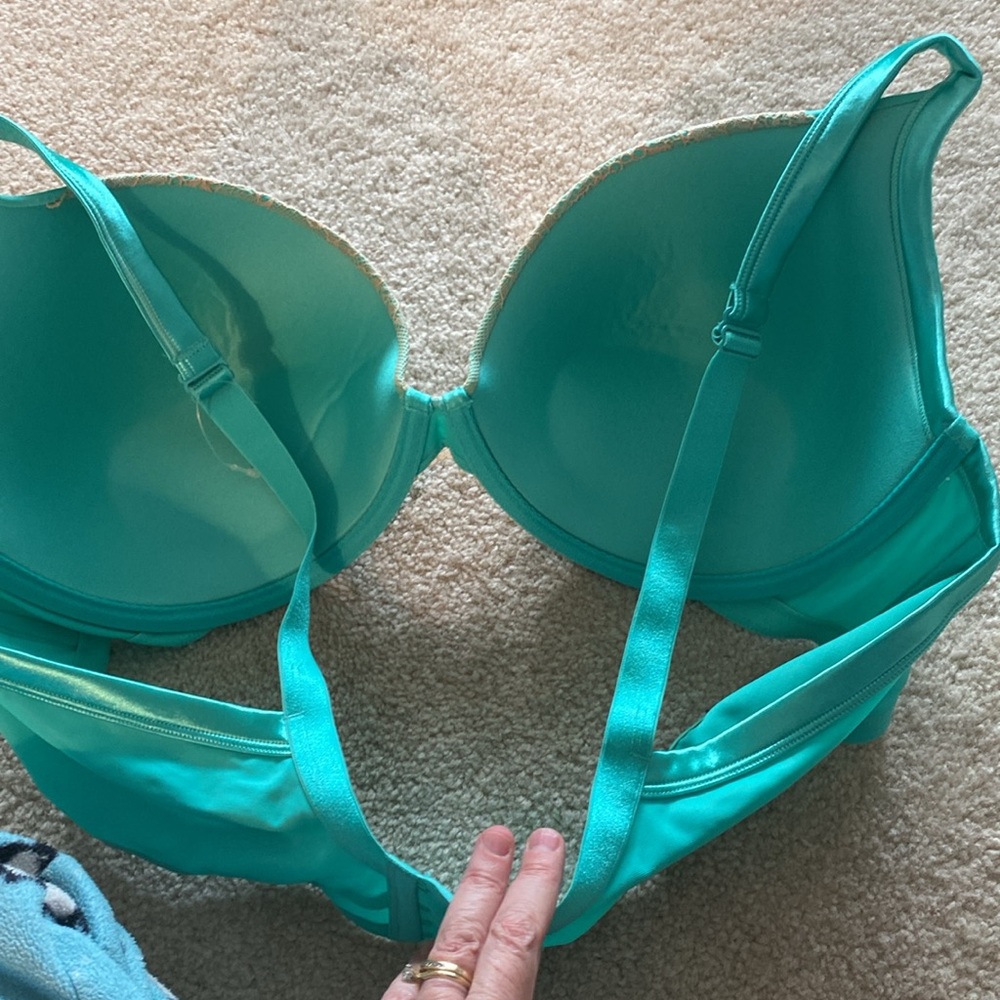 Cacique size 44D underwire full coverage bra. - Picture 11 of 11